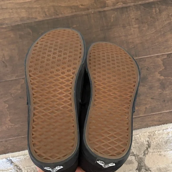 Black Vans - Picture 4 of 5